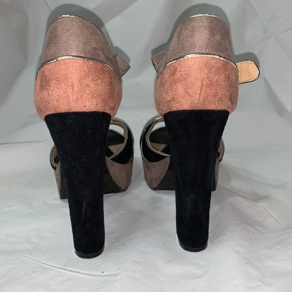 LAUREN Conrad WMS Gray, Pink and Black Peep Toe Heel with front strap Size 8.5M - Picture 3 of 10